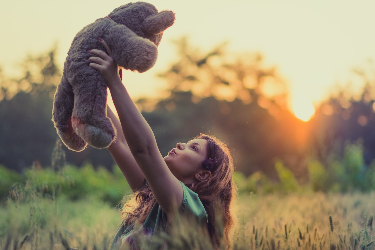 girl, teddy bear, carry, plush, plush toy, stuffed toy, stuffed animal, toy, field, grass, model, nature, outdoors, sunrise, sunset, woman, childhood, teddy bear, teddy bear, teddy bear, teddy bear, teddy bear, toy